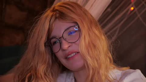 Snapshot of illegaldream chatting on May 4, 2026, 8:38 pm Lindsey and Candice online show from May 4, 2026, 8:38 pm