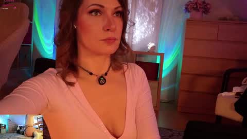 ilucyme online show from January 31, 2025, 8:01 pm