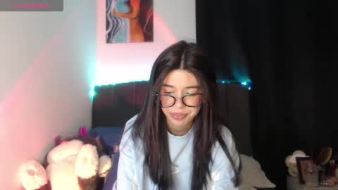 Snapshot of ily_bea chatting on June 4, 2026, 1:22 am Ily Bea online show from June 4, 2026, 1:22 am
