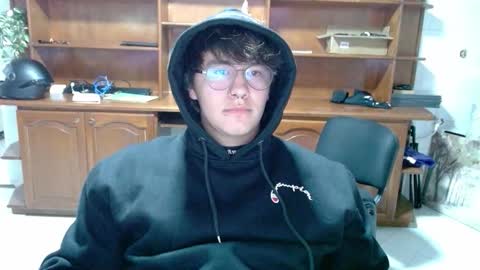 Snapshot of im__noah chatting on November 16, 2025, 12:49 am im__noah online show from November 16, 2025, 12:49 am