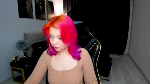 Roxy online show from April 14, 2026, 5:52 pm