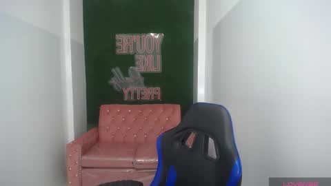 Anny online show from October 4, 2025, 12:36 pm