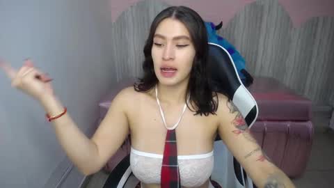 Anny online show from October 31, 2025, 12:50 pm