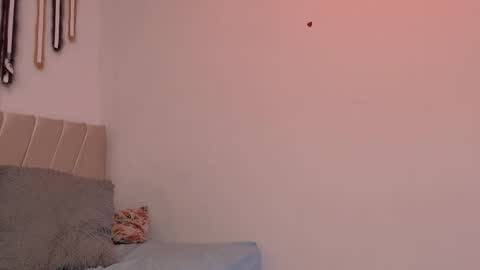 aurora online show from October 20, 2025, 7:36 pm