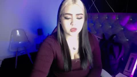 im_bunny__ online show from November 14, 2025, 11:42 am