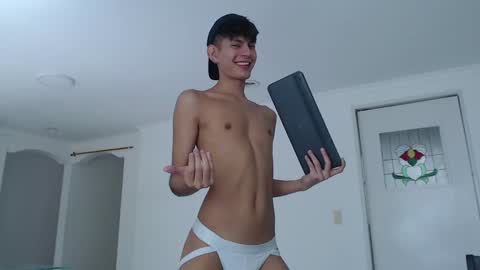 Snapshot of im_davo23 chatting on January 18, 2025, 4:10 pm Davo online show from January 18, 2025, 4:10 pm