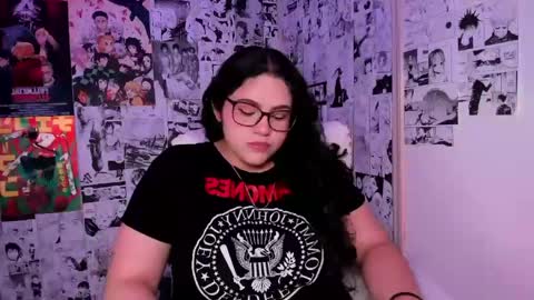 mei mei uwu online show from May 19, 2026, 2:40 am