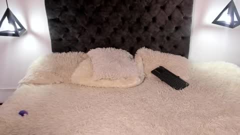 Snapshot of im_sky_ chatting on March 3, 2026, 6:30 am im_sky_ online show from March 3, 2026, 6:30 am