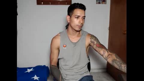 im_taylor24 online show from November 16, 2025, 6:46 pm