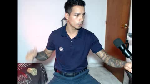 im_taylor24 online show from November 19, 2025, 10:21 pm