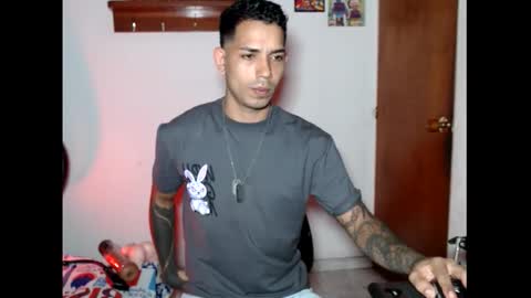 im_taylor24 online show from November 26, 2025, 9:16 pm