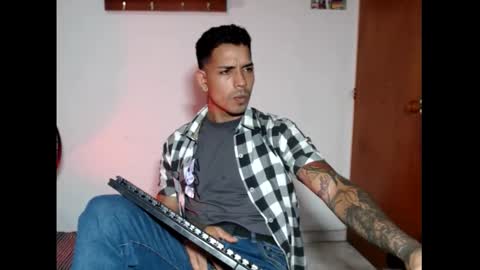 im_taylor24 online show from November 28, 2025, 10:56 pm