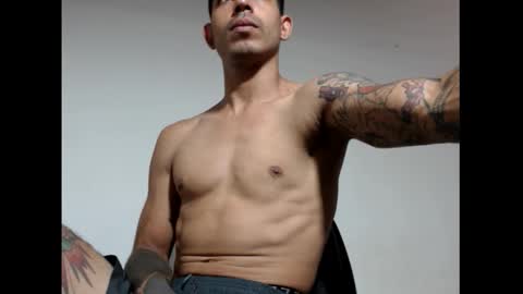 im_taylor24 online show from December 3, 2025, 2:41 am