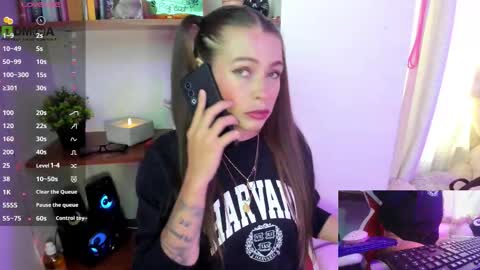 Lisa Hyga online show from November 9, 2025, 7:12 pm