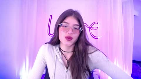 Chloe online show from October 16, 2025, 9:27 pm