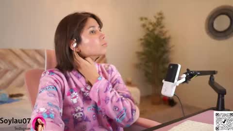 imjess_ online show from January 19, 2026, 4:27 am