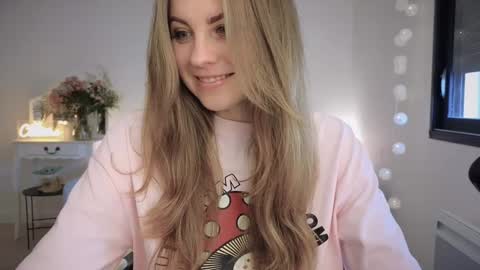 ImKeira online show from February 22, 2025, 11:02 am