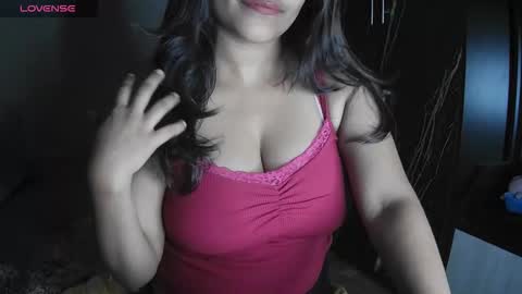 Snapshot of imlovelyrose chatting on December 17, 2025, 7:53 pm ROSE online show from December 17, 2025, 7:53 pm