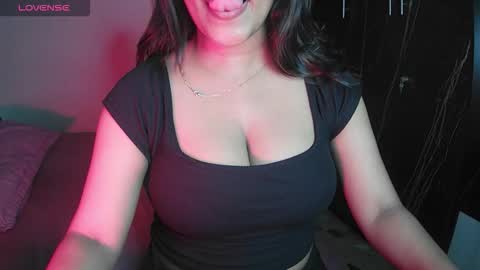 Snapshot of imlovelyrose chatting on January 10, 2026, 7:04 pm ROSE online show from January 10, 2026, 7:04 pm