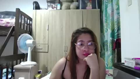 Immaculate02 online show from February 19, 2025, 2:23 pm