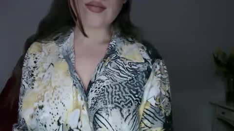 Pola online show from April 6, 2026, 9:27 pm