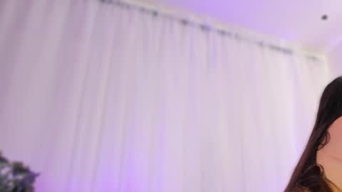 Nicole online show from March 25, 2026, 8:37 pm