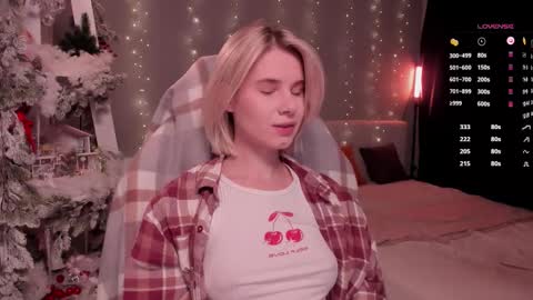 Mia online show from December 22, 2025, 10:01 am