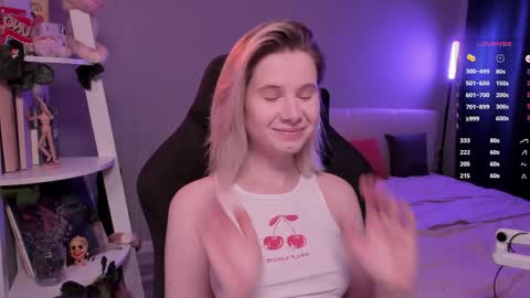 Mia online show from April 4, 2026, 10:46 am