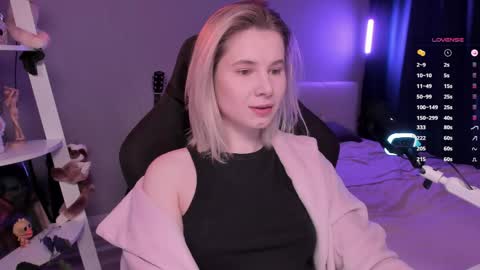 Mia online show from April 13, 2026, 9:59 am