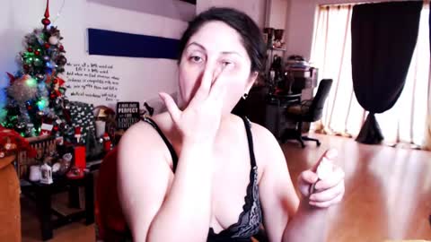 Empress online show from January 30, 2025, 1:42 pm