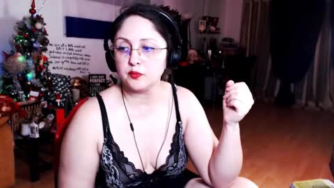 Empress online show from January 30, 2025, 8:42 pm