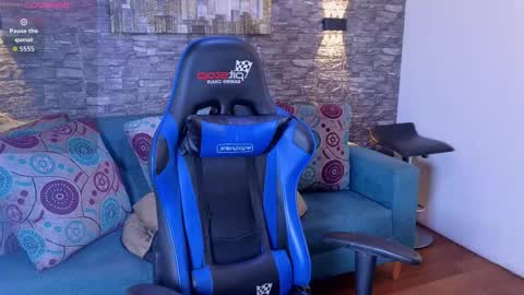 Karen  online show from November 29, 2025, 8:01 pm