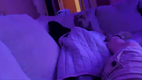 imstilljustyourmomsbf online show from April 6, 2026, 6:14 am