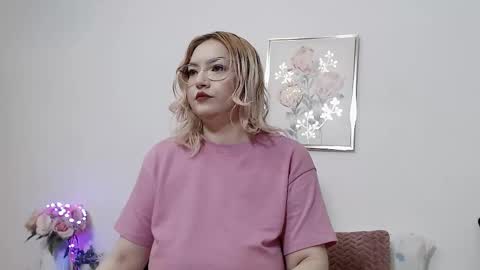 Ina online show from November 6, 2025, 3:40 am