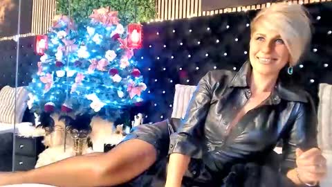 inanna_ishtar1 online show from December 17, 2025, 5:02 am