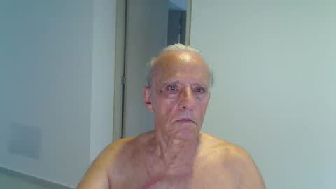 Snapshot of incendiado chatting on November 4, 2025, 11:09 am incendiado online show from November 4, 2025, 11:09 am