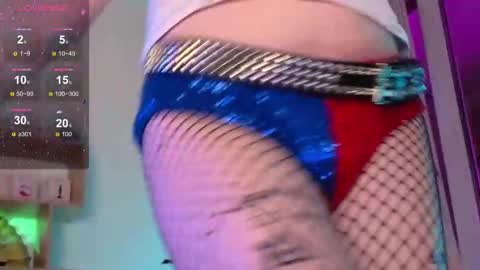  Dina  Help me reach 100 likes  online show from October 31, 2025, 8:21 pm