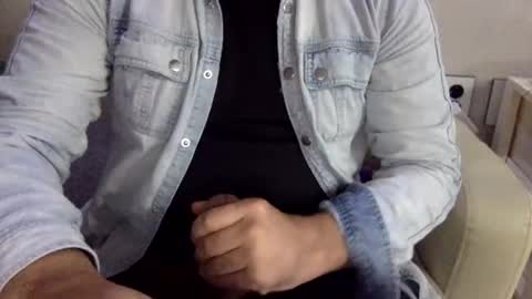 Inchesofhappiness7 online show from November 10, 2025, 12:59 pm