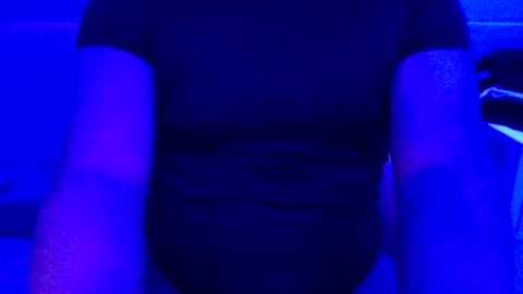 Inchesofhappiness7 online show from November 23, 2025, 2:50 pm