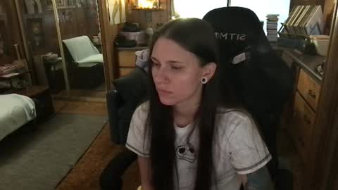 Snapshot of incognitoqueen chatting on June 17, 2026, 1:52 am Carter online show from June 17, 2026, 1:52 am