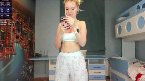 Snapshot of incredible__shell_ chatting on May 3, 2026, 8:15 pm Masha online show from May 3, 2026, 8:15 pm