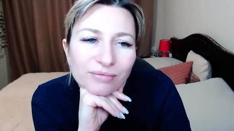 incredible_ariela online show from December 15, 2024, 1:54 pm