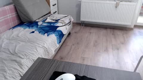 Della online show from March 8, 2025, 8:55 am