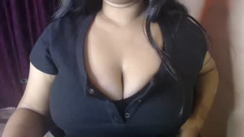Snapshot of indian_nia chatting on October 14, 2025, 11:05 pm Nia online show from October 14, 2025, 11:05 pm