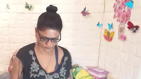 Femiez online show from November 10, 2025, 5:28 am