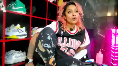 Snapshot of indianbeauty27_ chatting on May 15, 2026, 5:47 am Nikki online show from May 15, 2026, 5:47 am