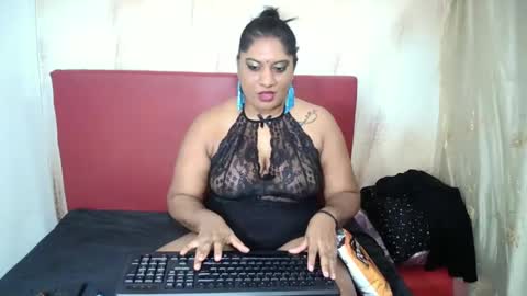 Snapshot of indianchantal chatting on January 13, 2025, 5:12 pm chantal online show from January 13, 2025, 5:12 pm