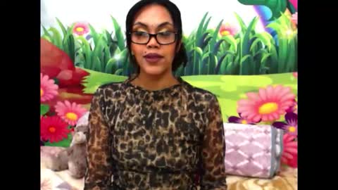 Lia online show from November 9, 2025, 4:05 pm