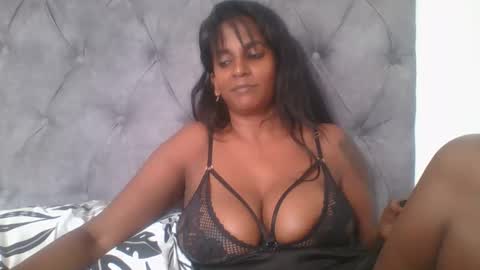 Snapshot of indianjasmin chatting on January 15, 2025, 9:35 am priya online show from January 15, 2025, 9:35 am