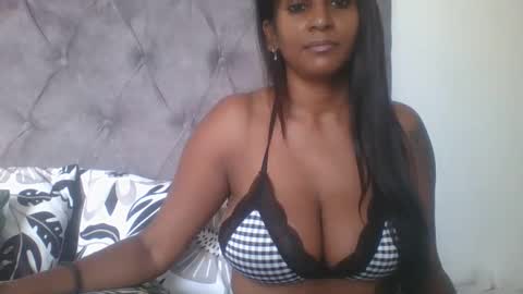 Snapshot of indianjasmin chatting on February 17, 2025, 5:47 am priya online show from February 17, 2025, 5:47 am